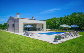 Amazing Home In Trget With Outdoor Swimming Pool